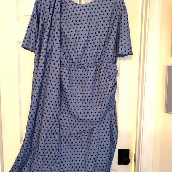 Short sleeve light weight polka dot dress - Picture 2 of 3